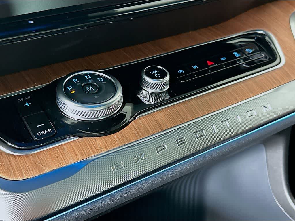 Thumbnail: 2026 Ford Expedition - 18