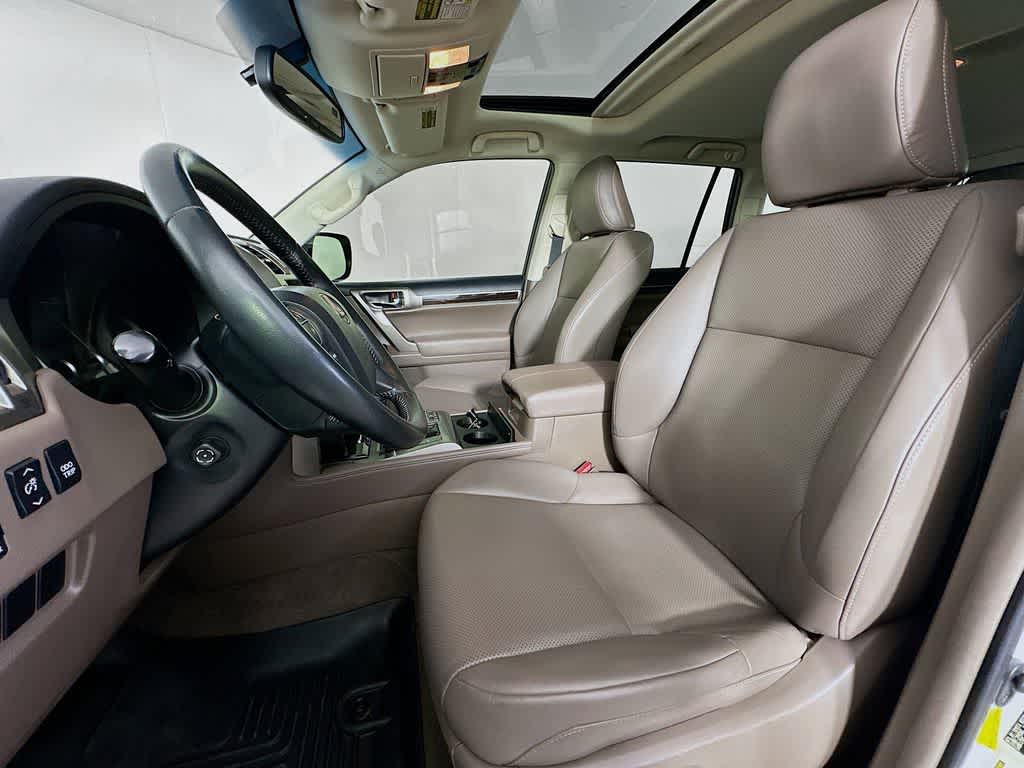 Thumbnail: 2016 Lexus GX - 13