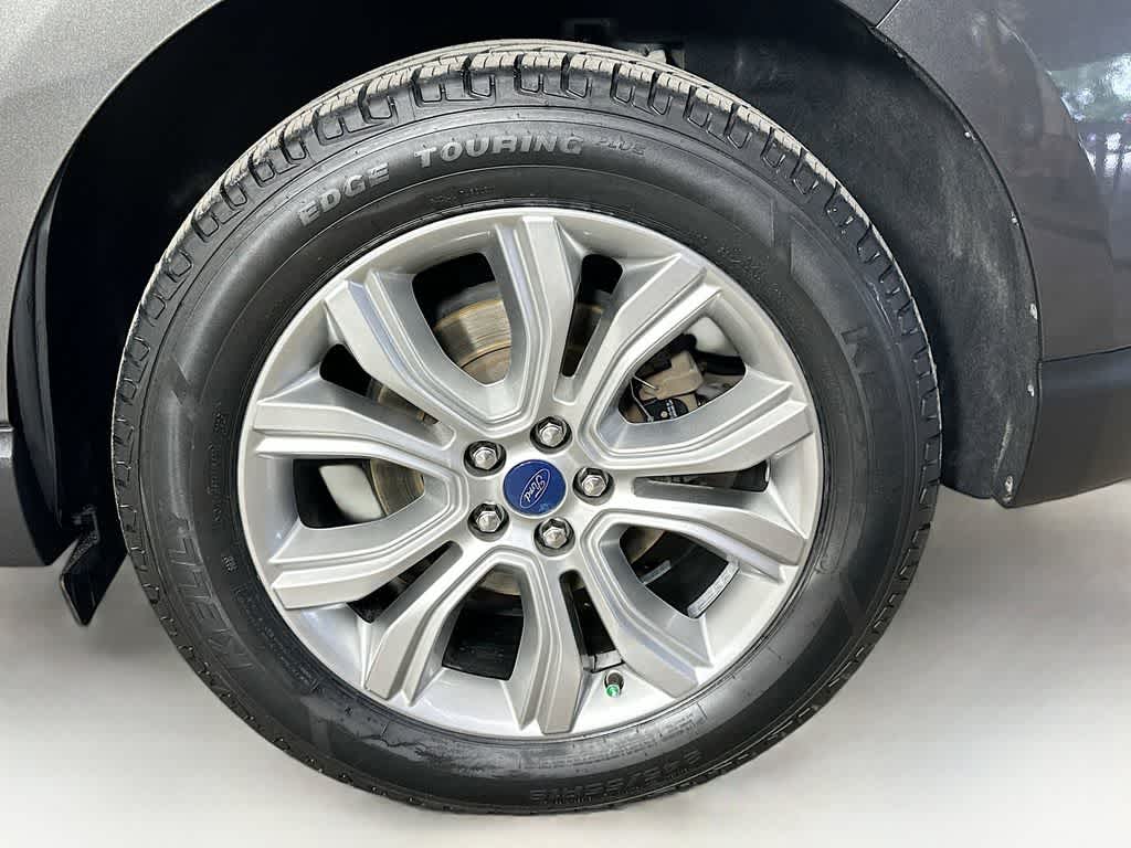 Thumbnail: 2019 Ford Edge - 8