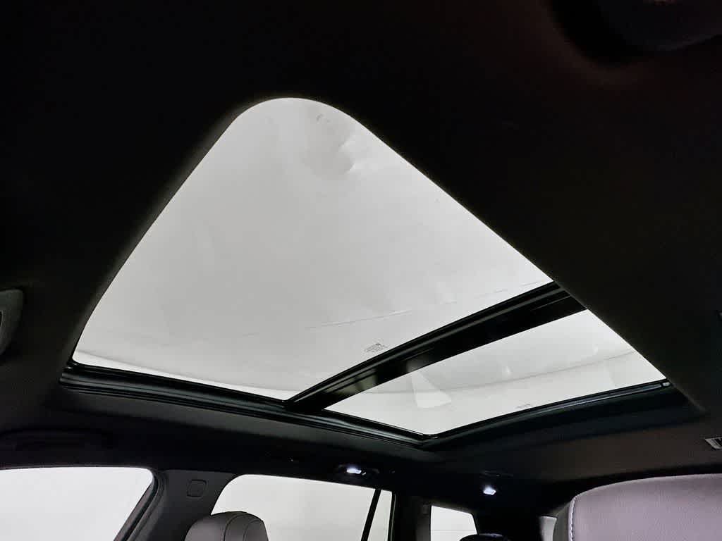 Thumbnail: 2025 Cadillac XT6 - 32