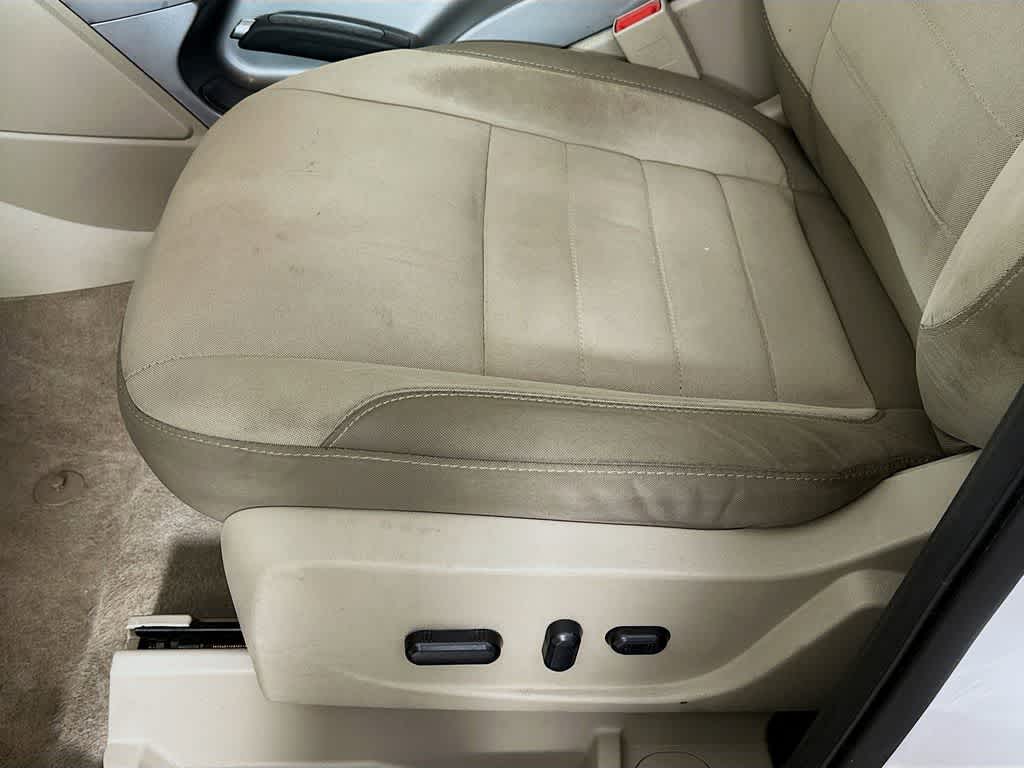 Thumbnail: 2015 Ford Escape - 29