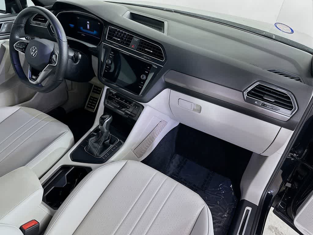 Thumbnail: 2023 Volkswagen Tiguan - 33