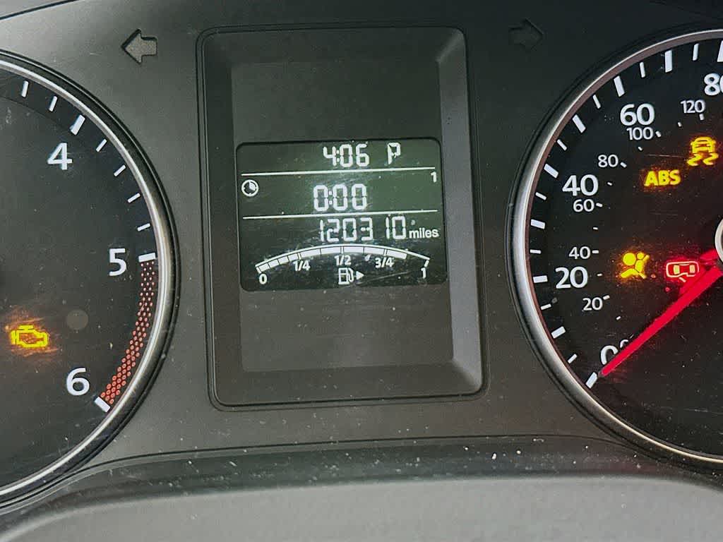Thumbnail: 2013 Volkswagen Jetta - 18