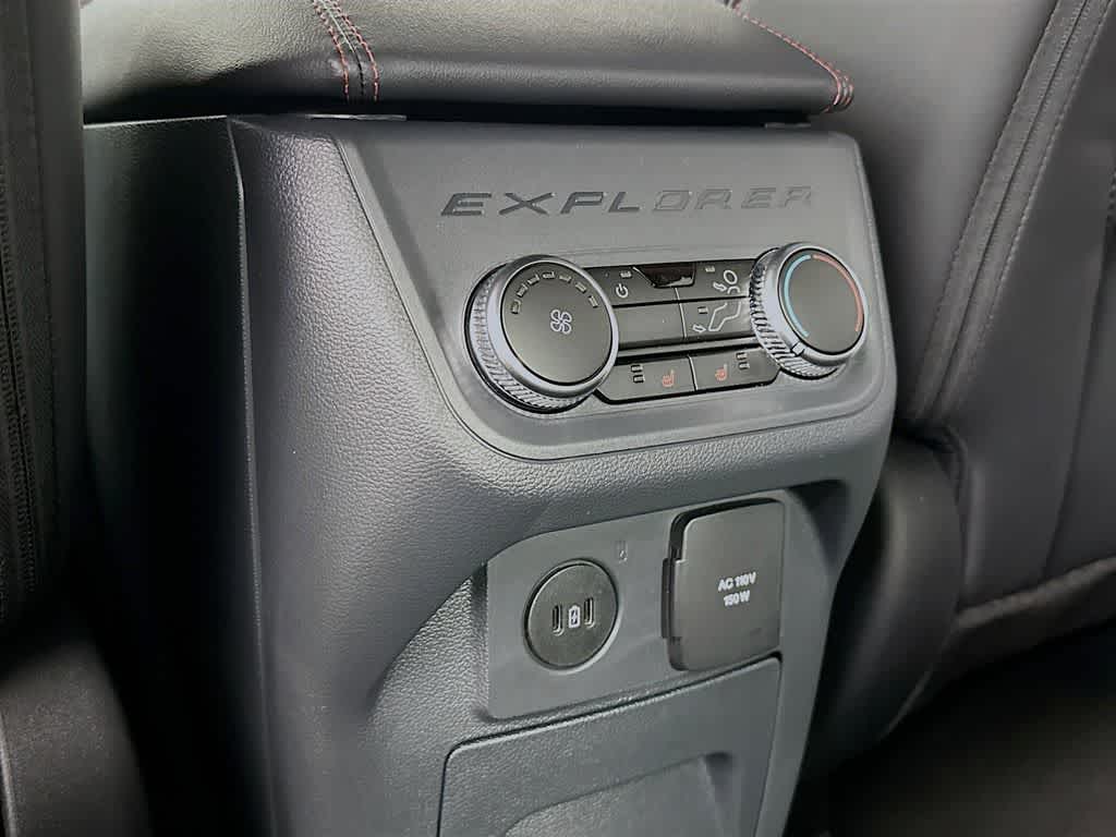 2025 Ford Explorer ST-Line 13