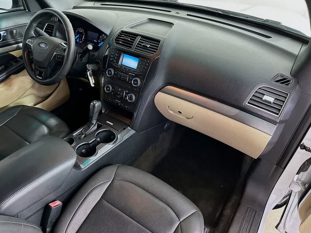 Thumbnail: 2017 Ford Explorer - 32