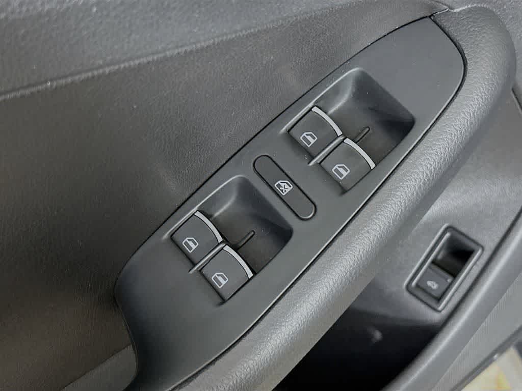Thumbnail: 2014 Volkswagen Jetta - 28