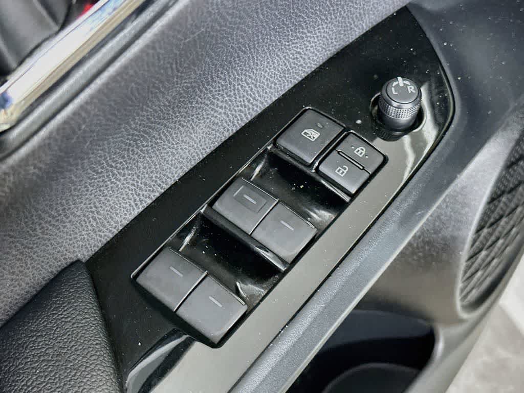 Thumbnail: 2019 Toyota Prius Prime - 28