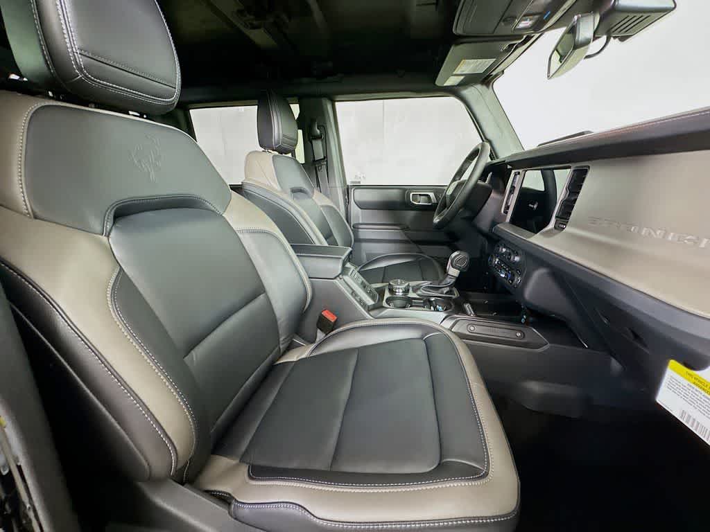 2025 Ford Bronco Outer Banks 14