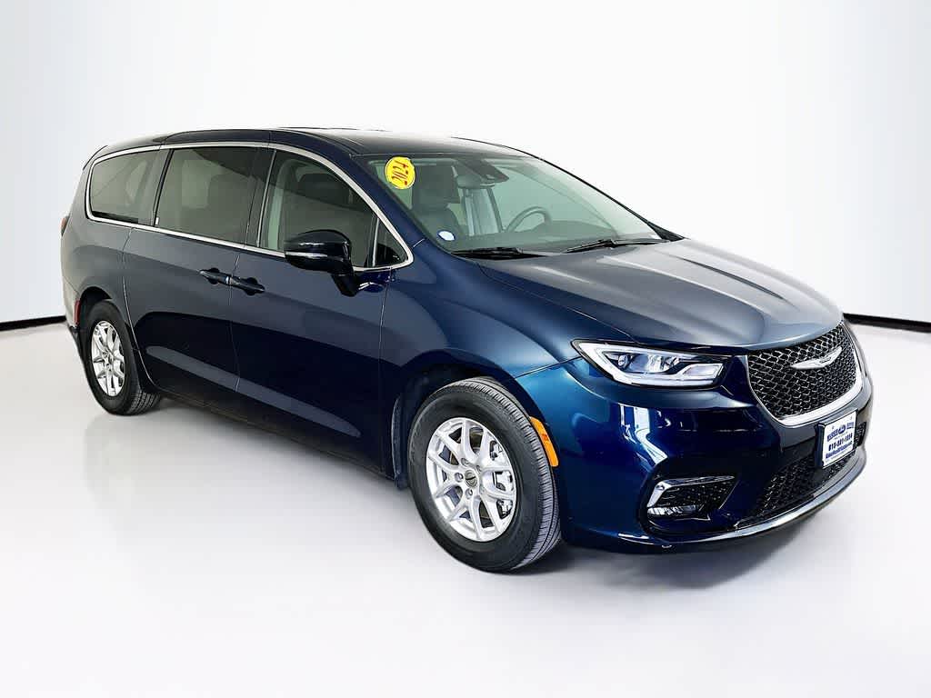 Thumbnail: 2024 Chrysler Pacifica - 24