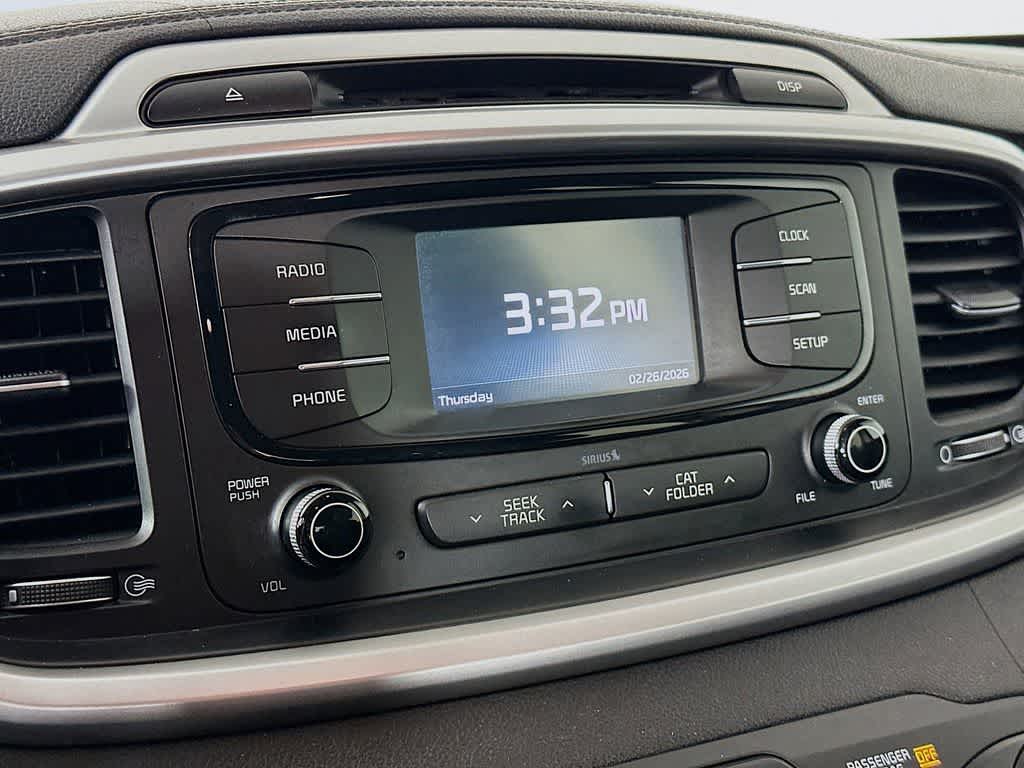 Thumbnail: 2016 Kia Sorento - 17