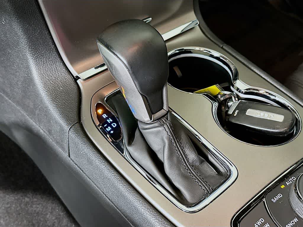 Thumbnail: 2019 Jeep Grand Cherokee - 17