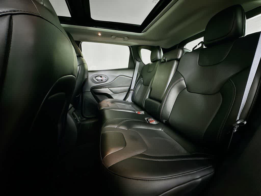 Thumbnail: 2022 Jeep Cherokee - 14