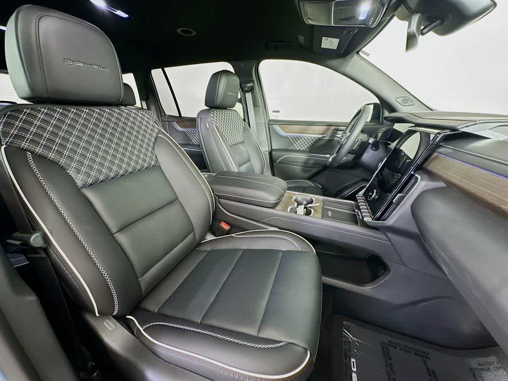 2025 GMC Acadia Denali 15