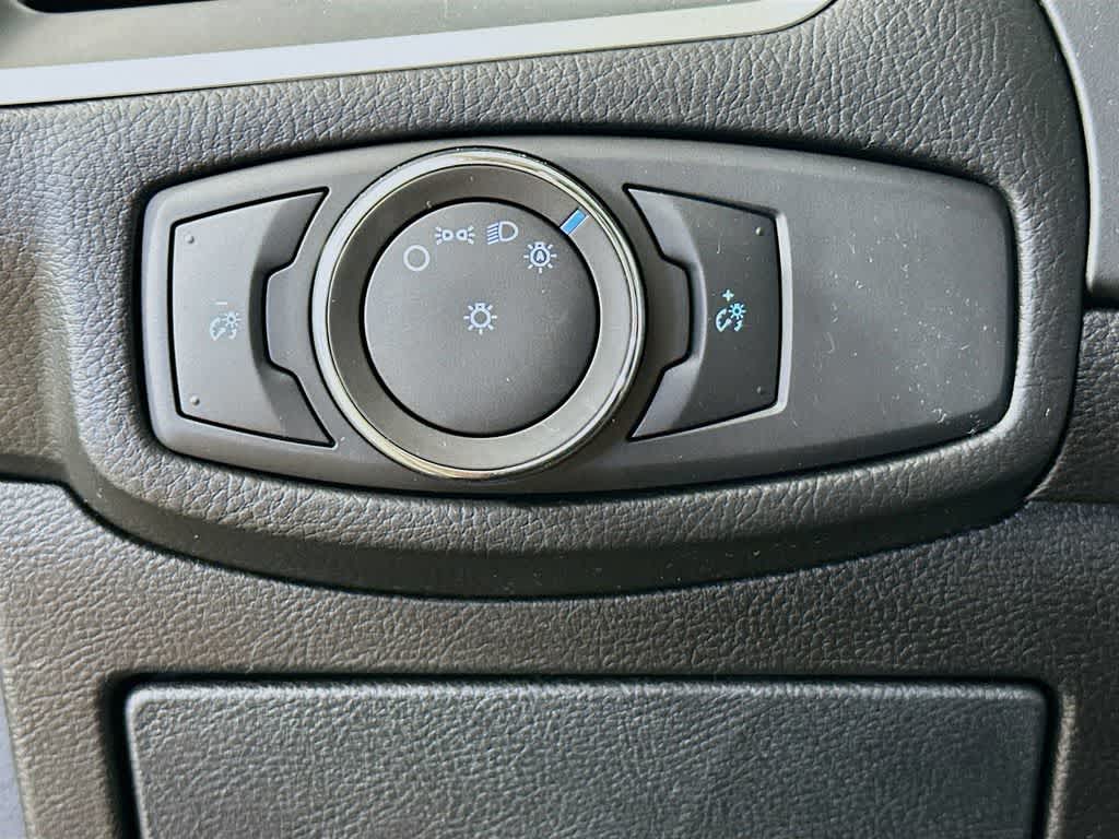 Thumbnail: 2016 Ford Edge - 27