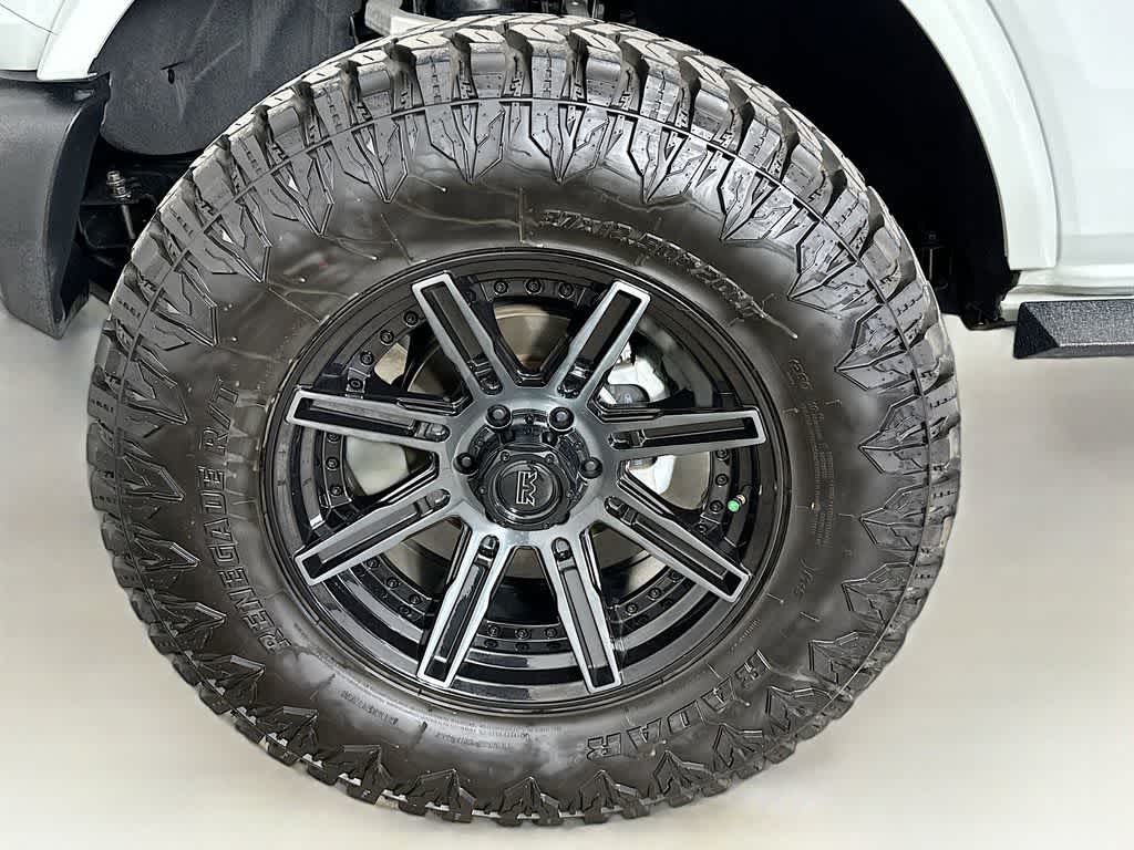 Thumbnail: 2024 Ford Bronco - 8