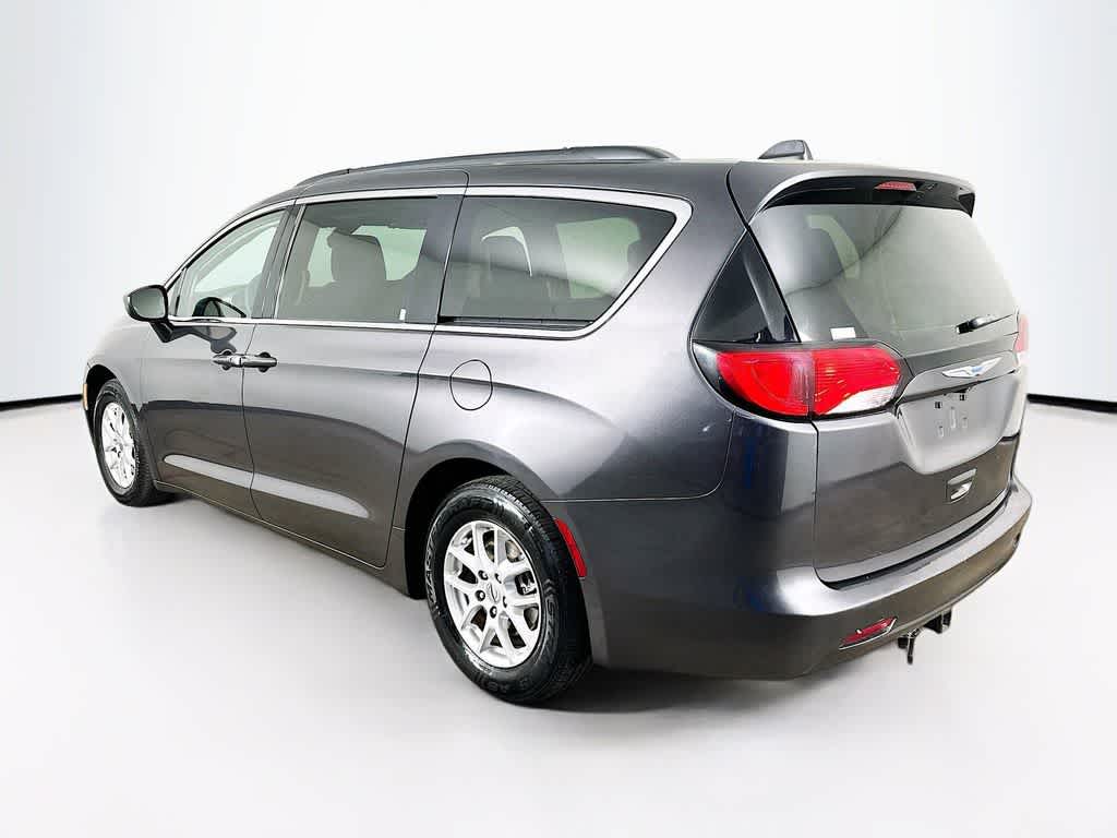 Thumbnail: 2021 Chrysler Voyager - 4