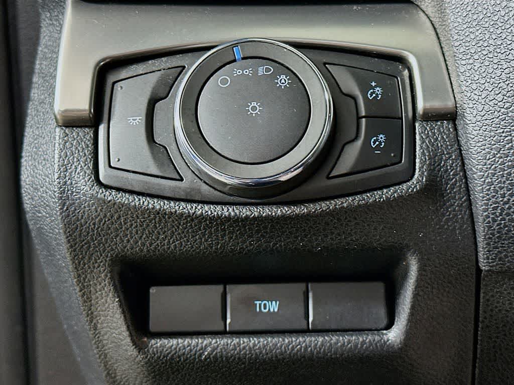 Thumbnail: 2018 Ford Explorer - 27