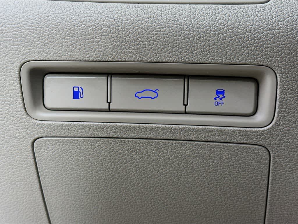 Thumbnail: 2016 Hyundai Sonata - 27