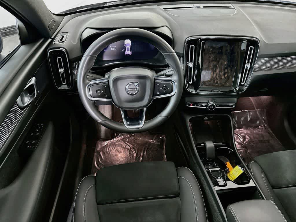 Thumbnail: 2023 Volvo XC40 - 10