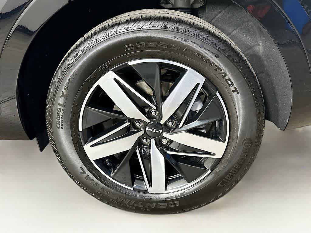 Thumbnail: 2023 Kia Sorento - 8