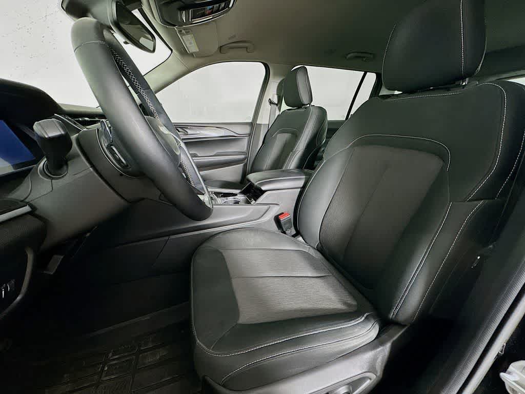 Thumbnail: 2022 Jeep Grand Cherokee L - 11