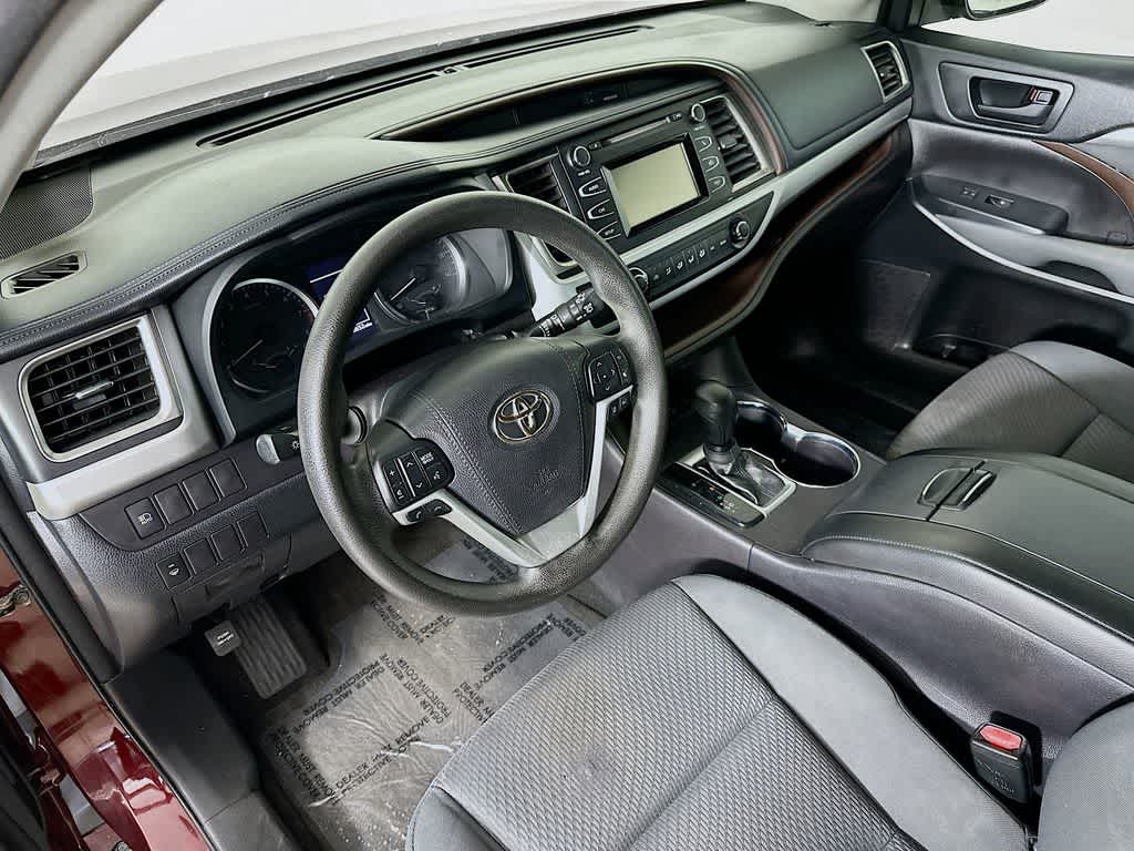 Thumbnail: 2018 Toyota Highlander - 2