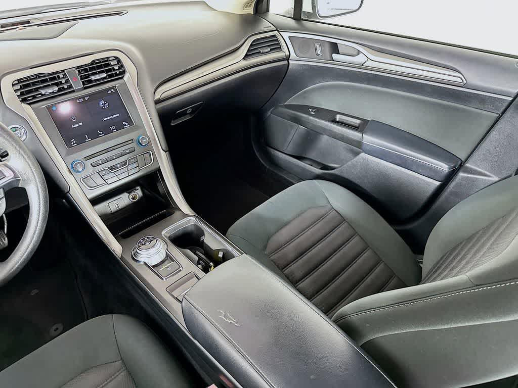 Thumbnail: 2017 Ford Fusion - 11