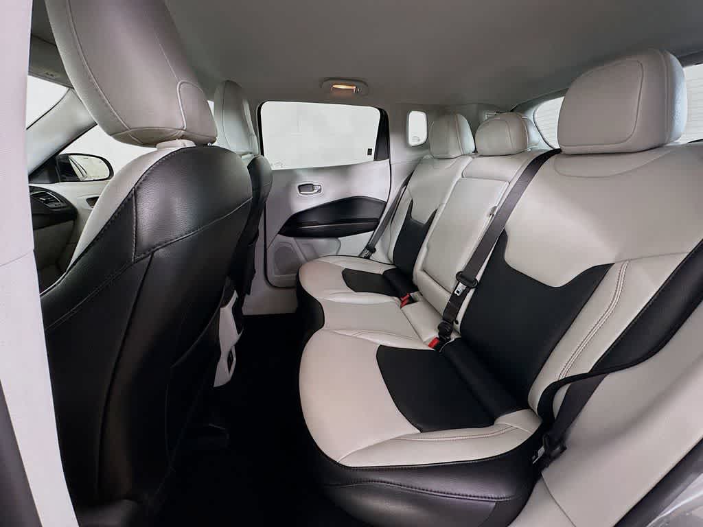 Thumbnail: 2021 Jeep Compass - 14