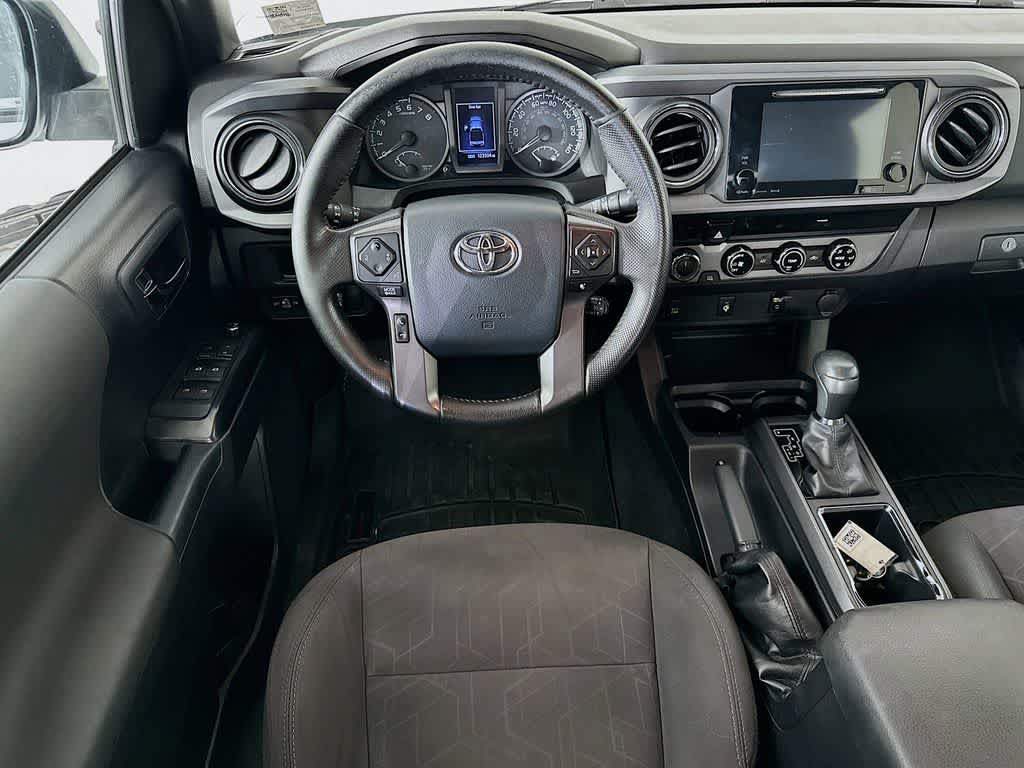 Thumbnail: 2017 Toyota Tacoma - 9