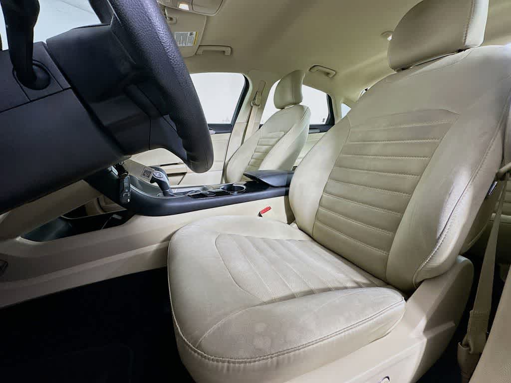 Thumbnail: 2015 Ford Fusion - 12