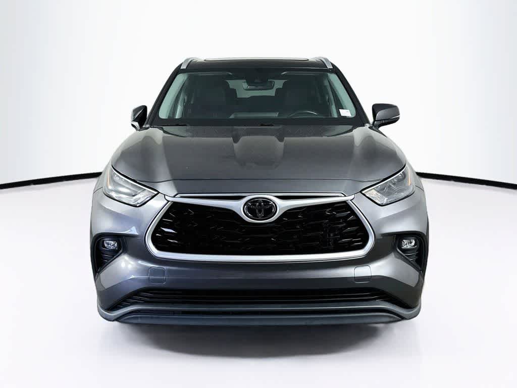 Thumbnail: 2023 Toyota Highlander - 6