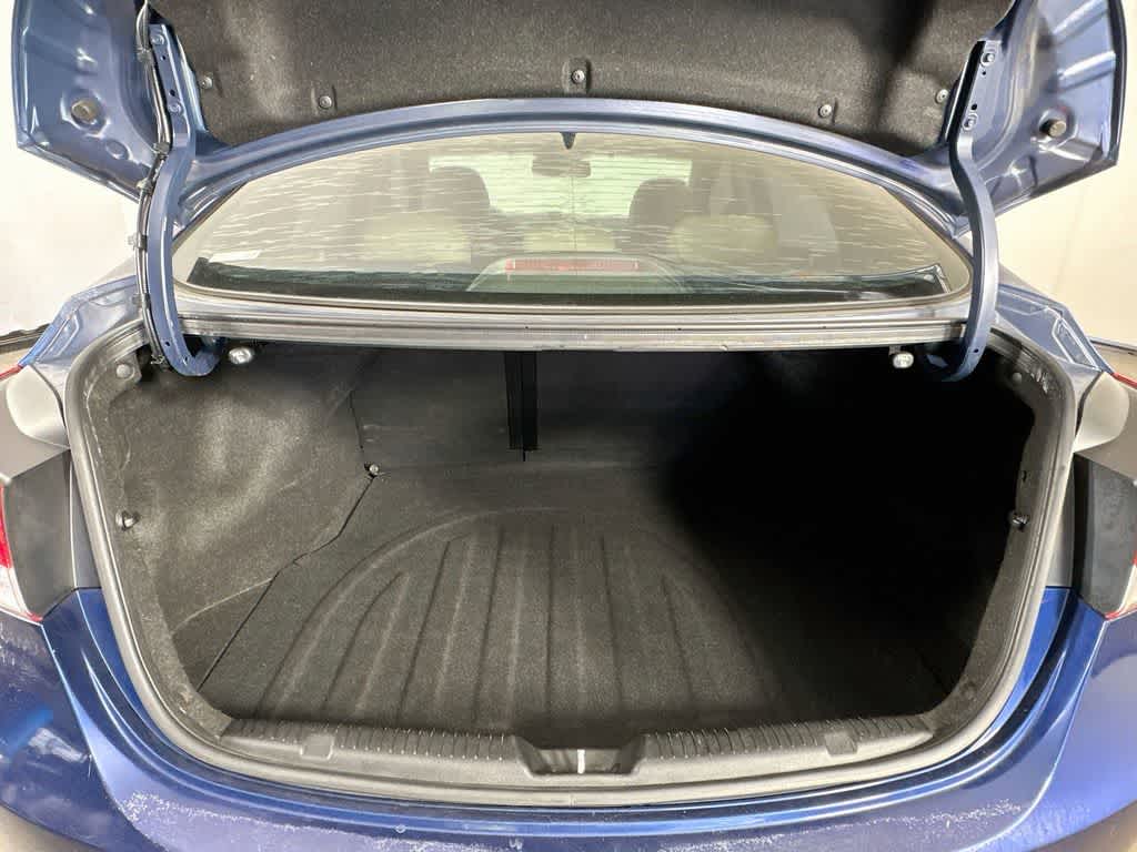 Thumbnail: 2013 Hyundai Elantra - 20