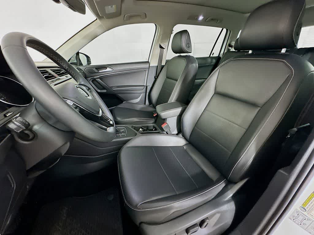 Thumbnail: 2021 Volkswagen Tiguan - 12