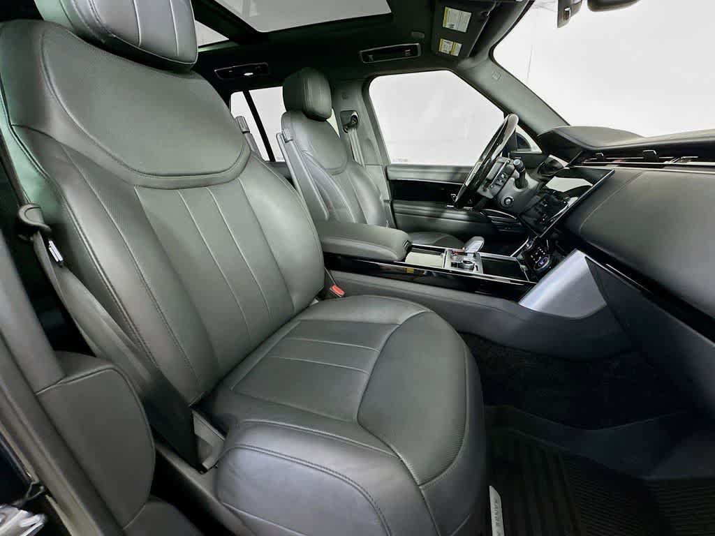 Thumbnail: 2023 Land Rover Range Rover - 15
