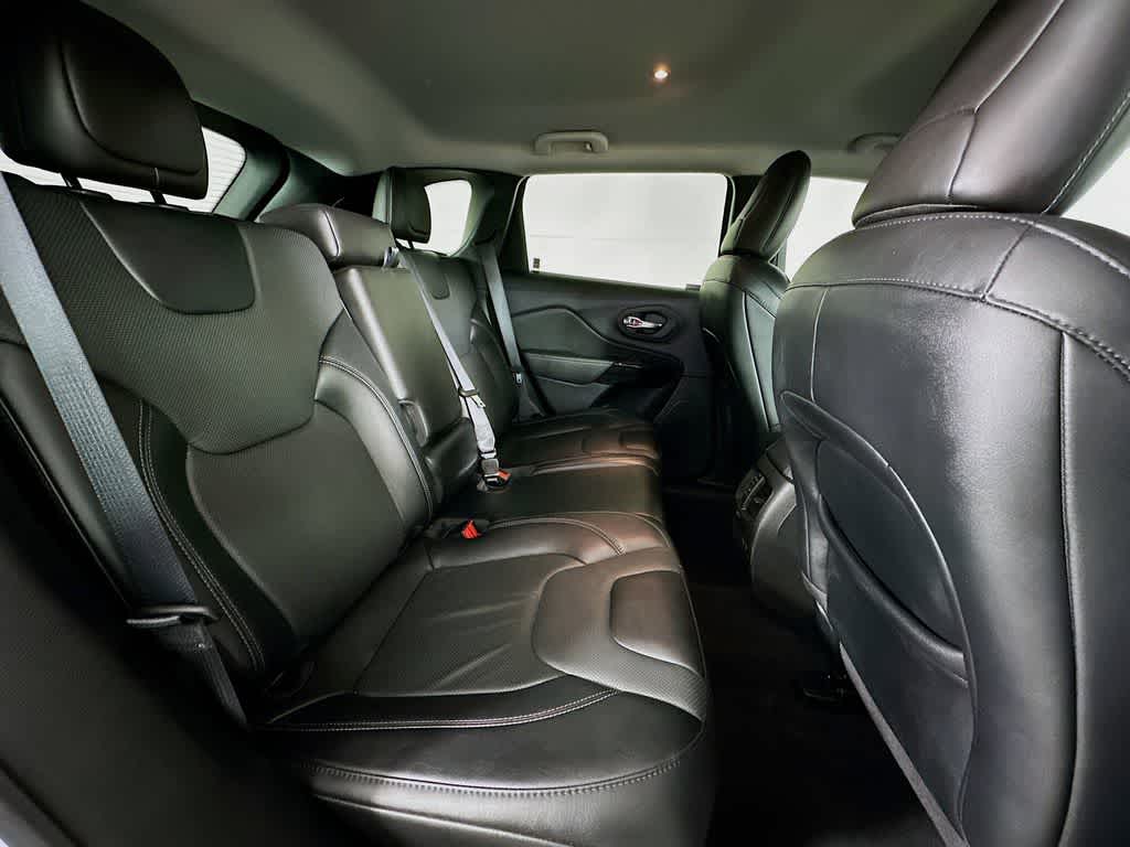 Thumbnail: 2023 Jeep Cherokee - 32