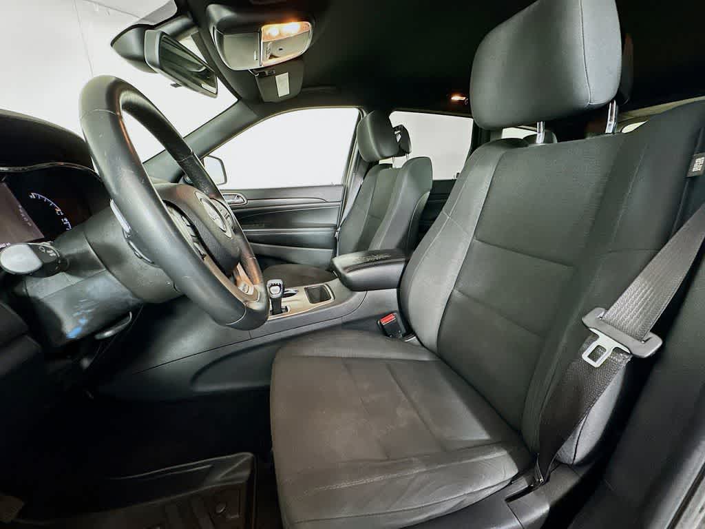 Thumbnail: 2015 Jeep Grand Cherokee - 12