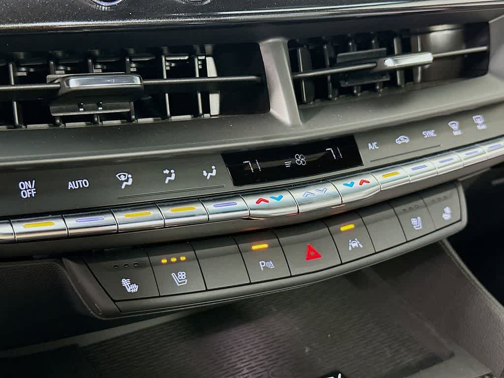 Thumbnail: 2022 Cadillac CT4 - 18