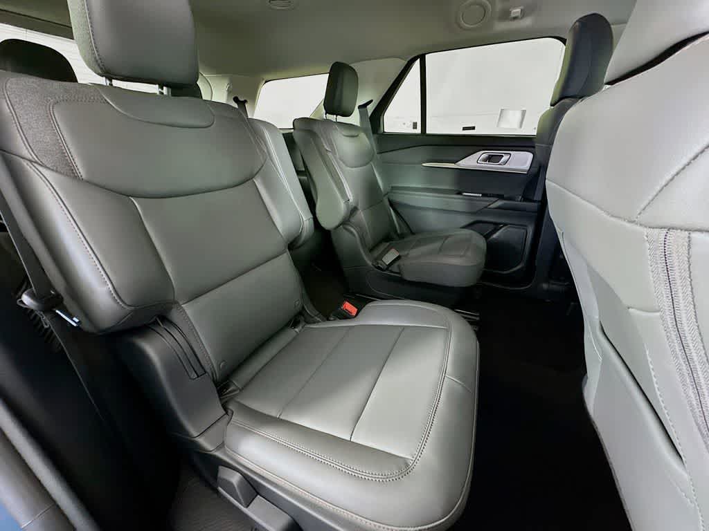 Thumbnail: 2025 Ford Explorer - 32