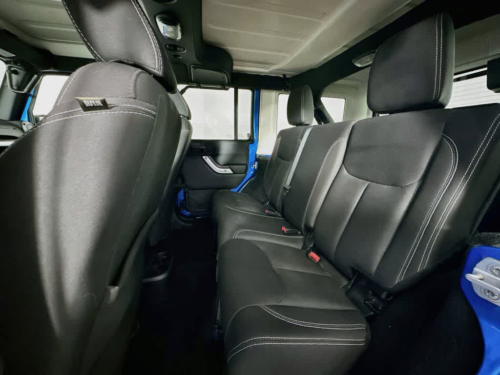 Thumbnail: 2015 Jeep Wrangler - 13