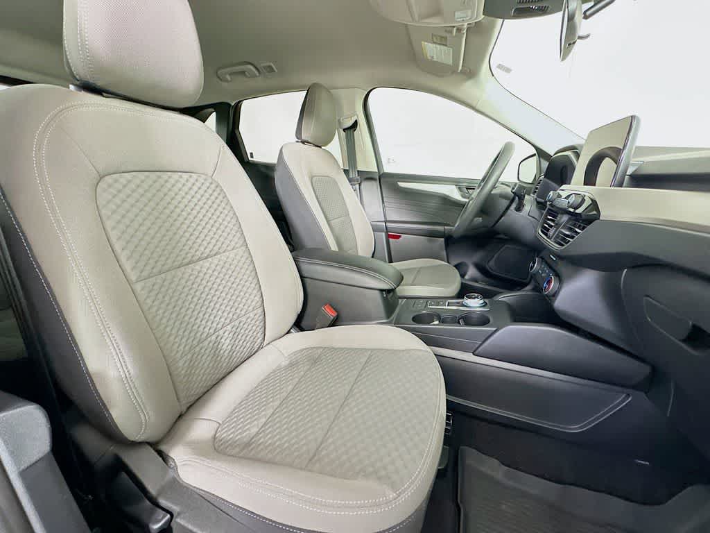 Thumbnail: 2022 Ford Escape - 14