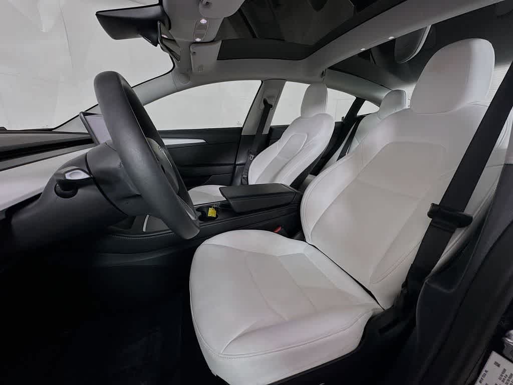 Thumbnail: 2021 Tesla Model 3 - 11