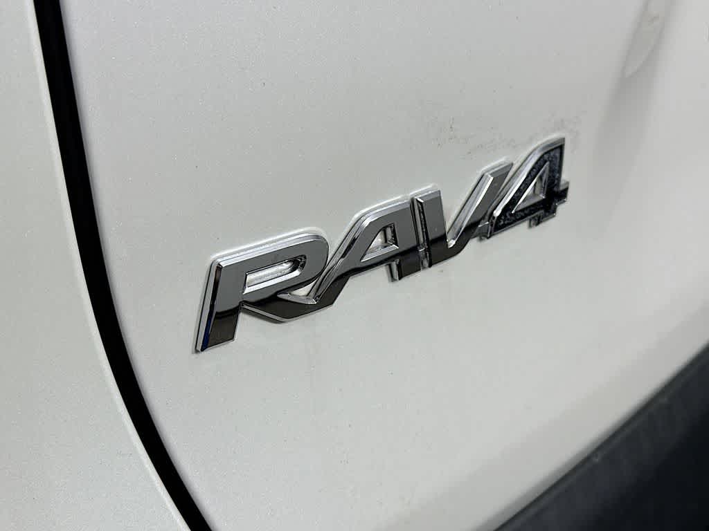 Thumbnail: 2021 Toyota RAV4 - 7