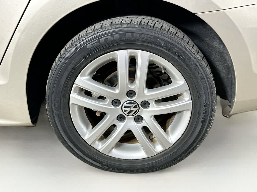 Thumbnail: 2013 Volkswagen Jetta - 8