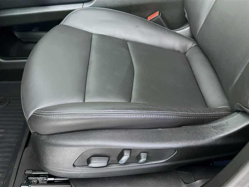 Thumbnail: 2025 Cadillac XT6 - 31