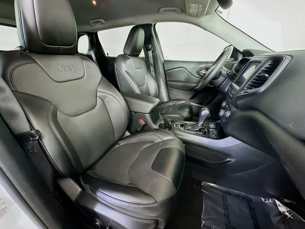 Thumbnail: 2023 Jeep Cherokee - 15