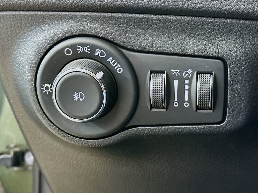 Thumbnail: 2020 Jeep Compass - 27