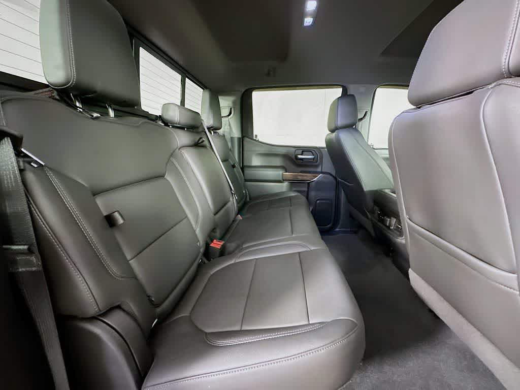2020 Chevrolet Silverado 1500 RST 32