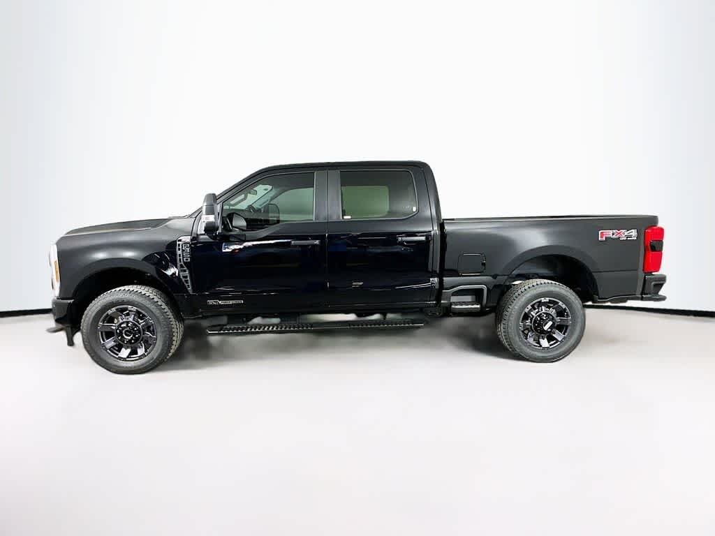 New 2025 Ford F-350 Truck Crew Cab