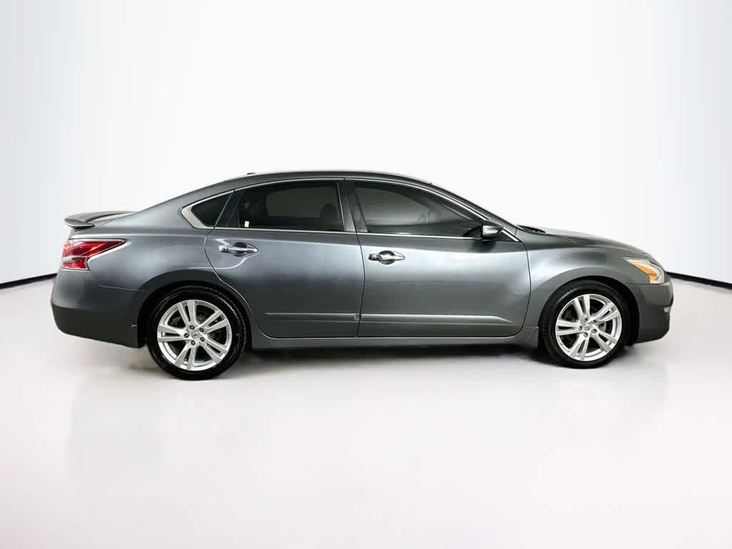 Thumbnail: 2014 Nissan Altima - 25