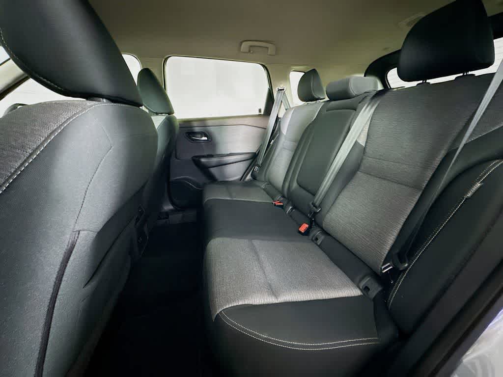 Thumbnail: 2021 Nissan Rogue - 14